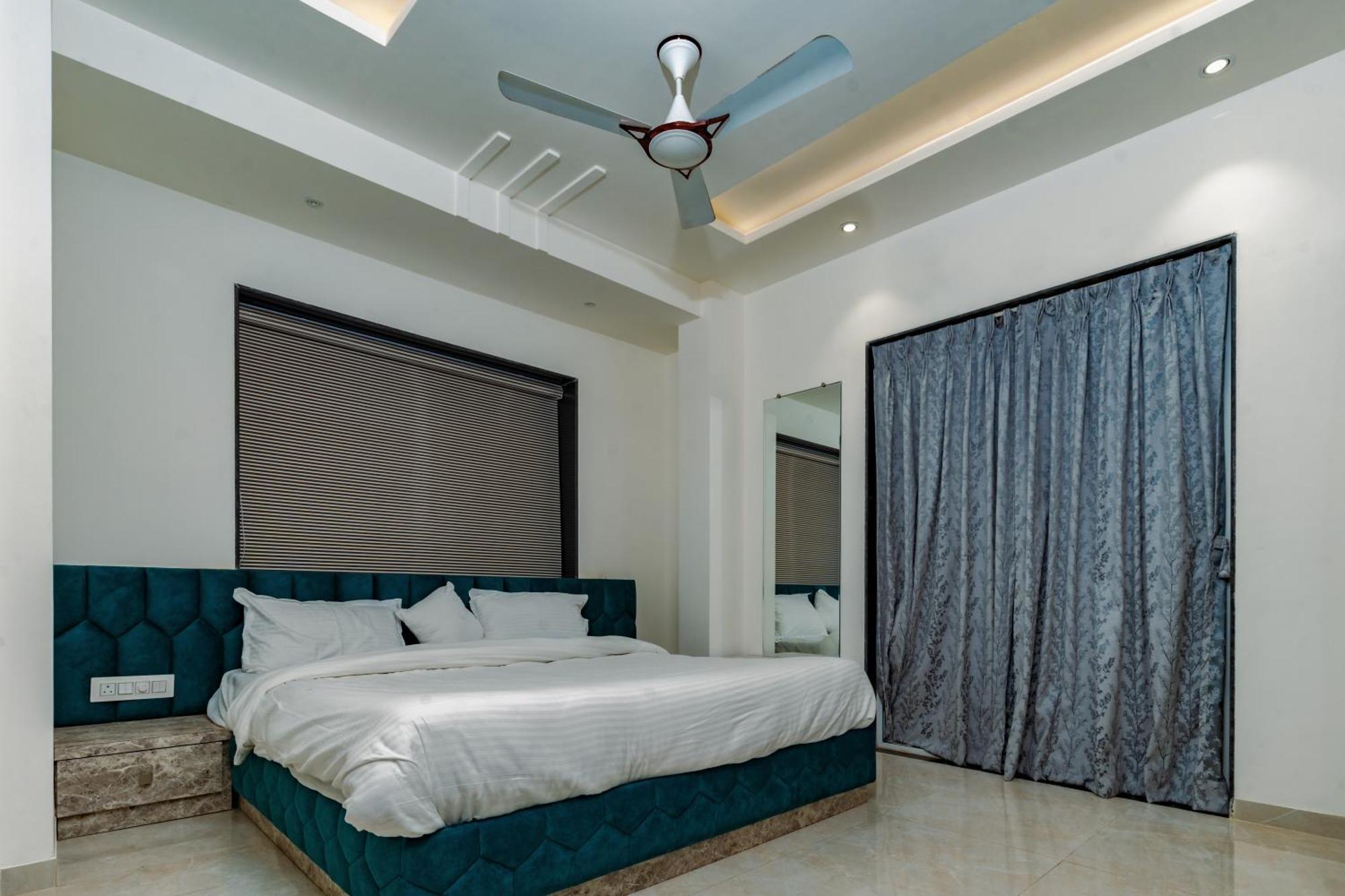 Hotel Mountain View Nashik Bagian luar foto